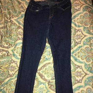 old navy. mid rise. super skinny jeans.